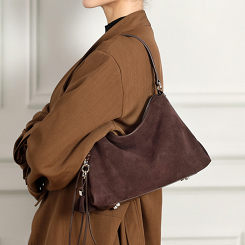 Bolsos de Hombro de Gamuza de  - Women Bags 2026 Trends reseña y precio